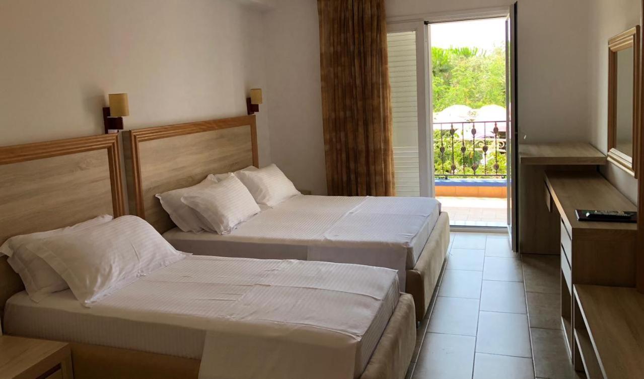 Exclusive Greccia Inn Dhërmi Екстериор снимка