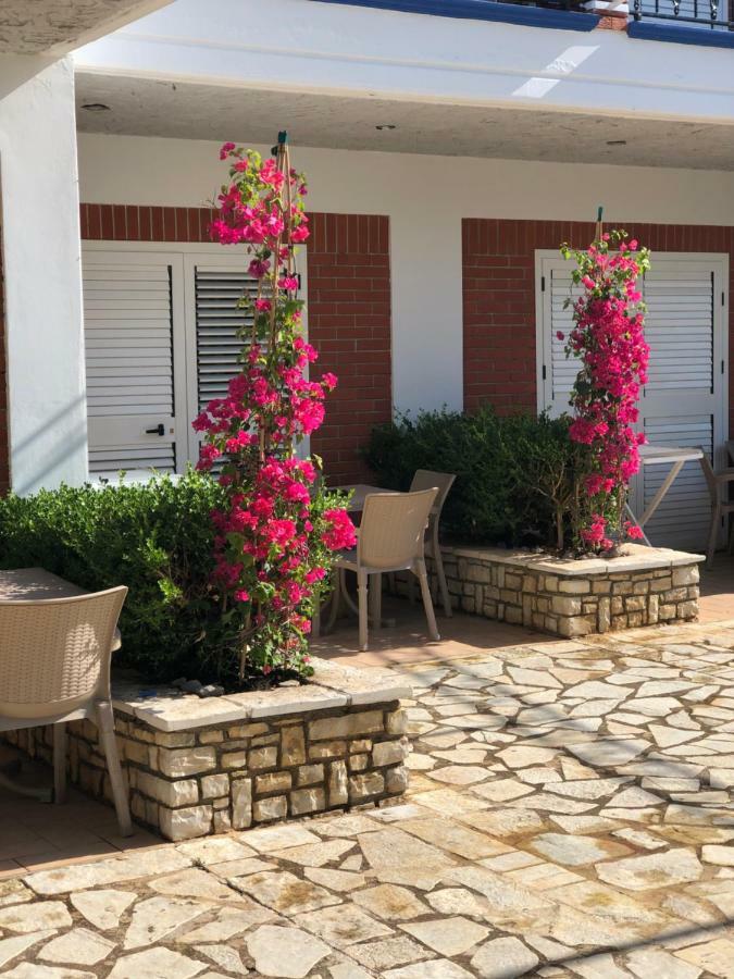 Exclusive Greccia Inn Dhërmi Екстериор снимка
